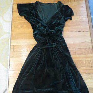 Modcloth Green Velvet Faux Wrap Style Dress - VGUC - Medium-Holiday Party